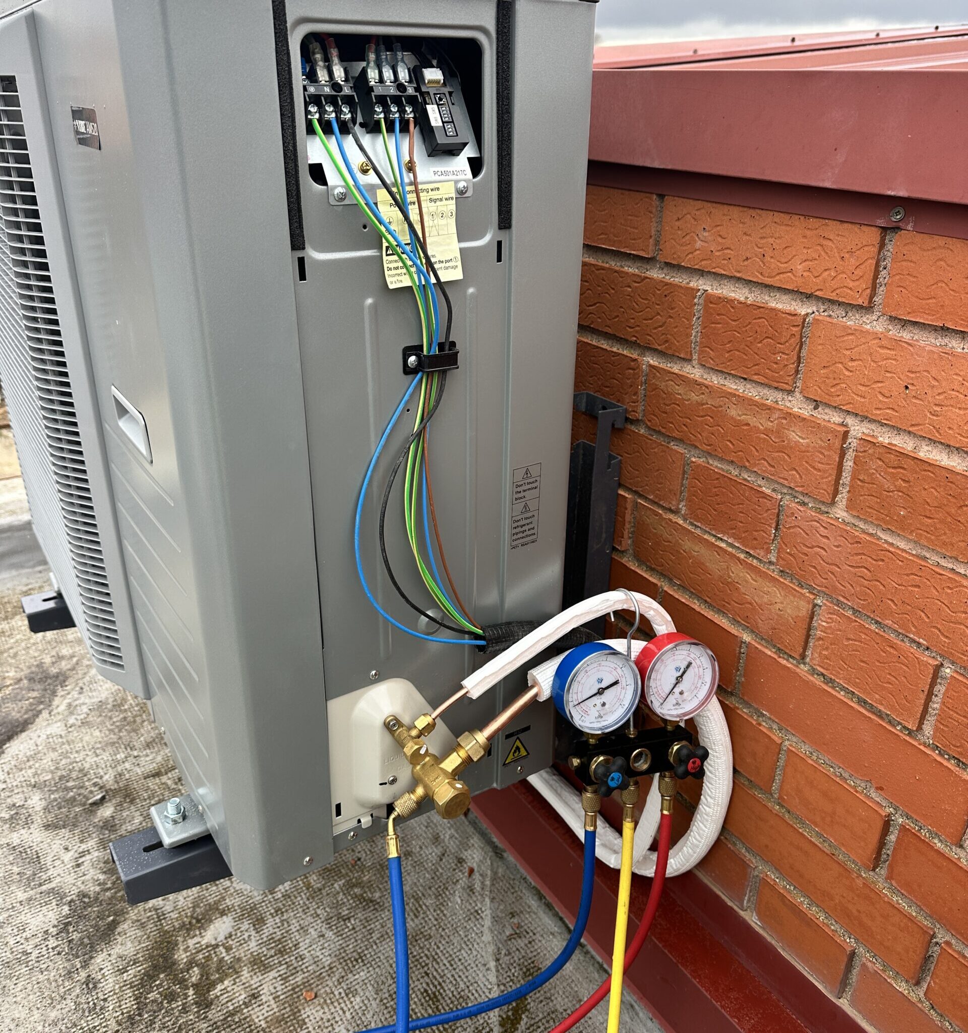 Comprobación gases fluorados para sistema de climatización por aerotermia en Burgos.