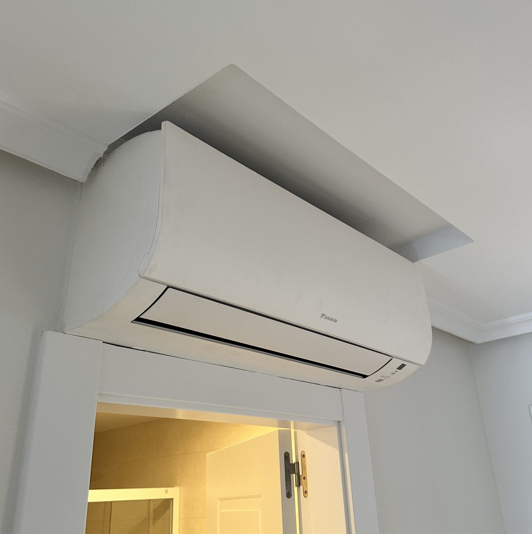 Aire acondicionado instalado en un piso en Burgos.